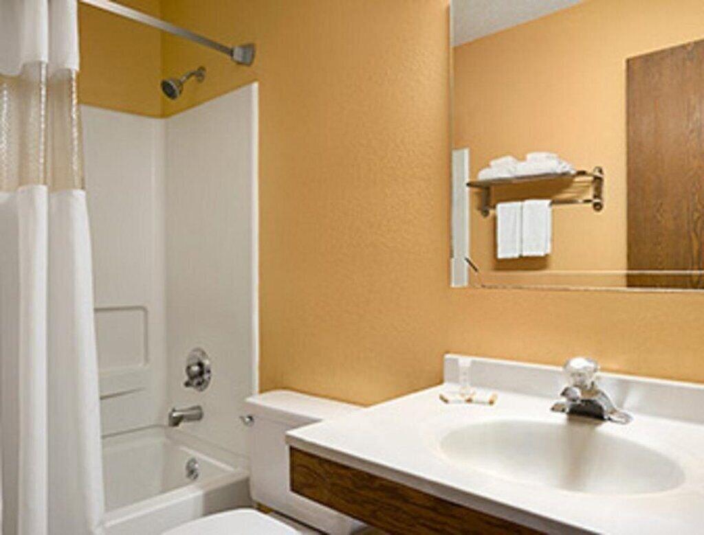 Magnuson Hotel Fort Wayne North - Coliseum Dış mekan fotoğraf